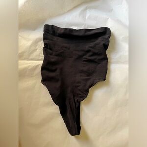 Skims sculpting hi rise bottom shaper Nwot s